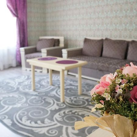 Apartment Glebova Lviv Exteriör bild