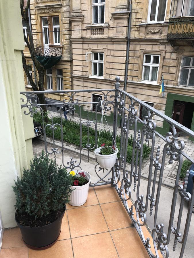 Apartment Glebova Lviv Exteriör bild